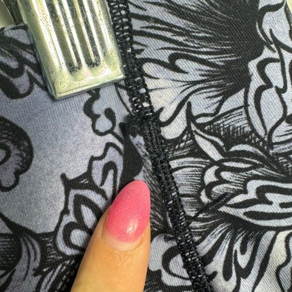 Lululemon Speed Up Tight 28" Hanakotoba Starlight Multi Size 10 - Picture 14 of 14